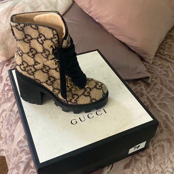 Authentic Gucci boots - Picture 1 of 2